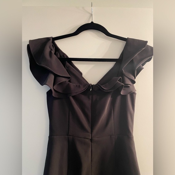 Short black off the shoulder ruffle dress - Picture 9 of 12